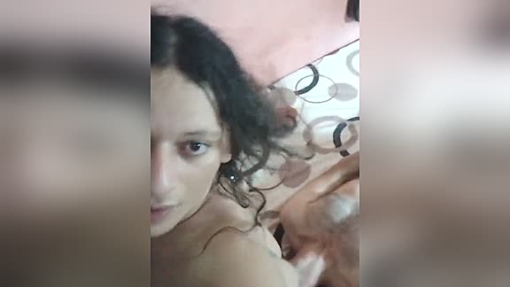 Slut enjoys getting licked out 💦