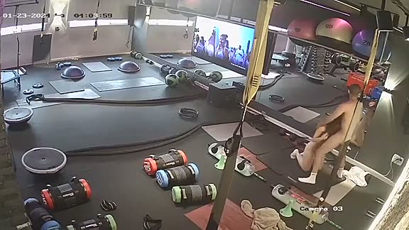 Security cam caught couple fuckin in the gym 😳